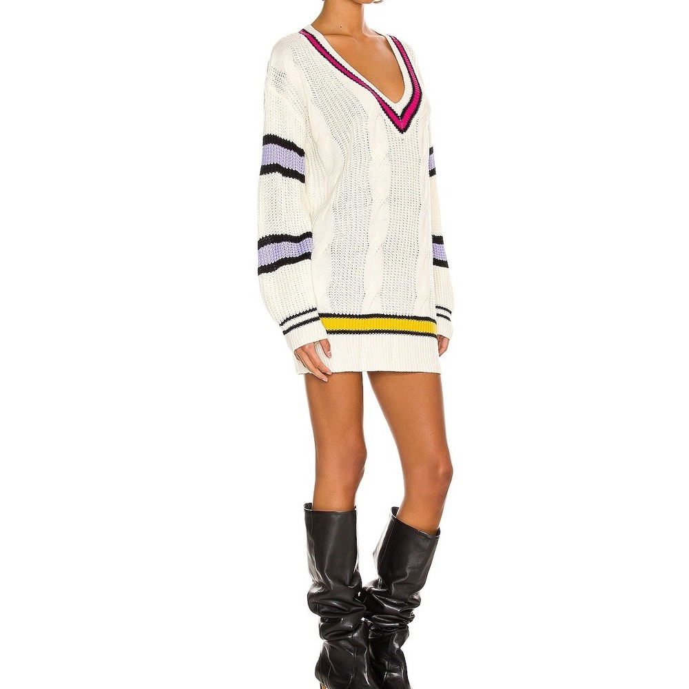 More To Come Size M Tennis Style Cable Knit V Neck Sweater Cream